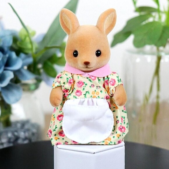 2 for $25 - Calico Critters Sylvanian Families Kangaroo Mother - Picture 2 of 7